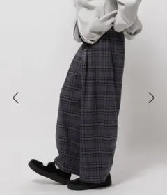 niko and…ツイルチェックタックパンツ　パープル