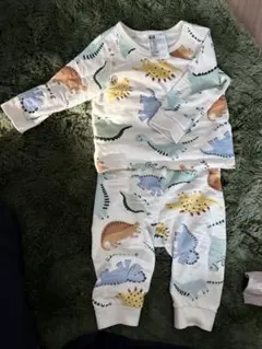 H&M 恐竜柄 ベビーパジャマ 68