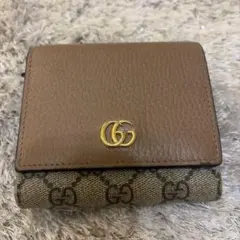 GUCCI 二つ折り財布 GGマーモント レザー ベージュのサムネイル