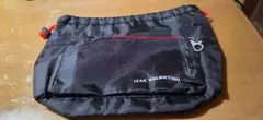 IZAX VALENTINO 巾着型ポーチ バックインバックブラック ×レッド