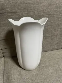 鳴海製陶NARUMI BONE CHINA 花瓶 フラワーベースのサムネイル