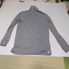 H723 HEATTECH グレー タートルネック 長袖