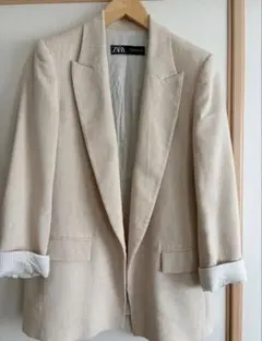 ZARA テーラードジャケット ベージュ Sサイズのサムネイル