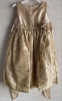 女児ワンピース　サイズ４