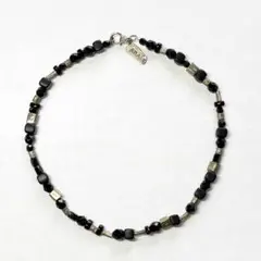 刻印 英字彫金属xビーズ 金属プレート付 ネックレス チョーカー ヴィンテージ