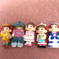 不二家ミニペコちゃん人形4種類　かないともこ男の子紙粘土人形1個　合計五セットのサムネイル