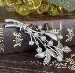 花束　真珠　ブローチ　入学式　卒業式