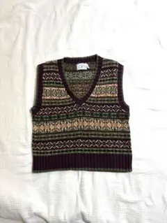 ニットベスト Vネック 幾何学模様