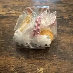 サンエックスユニバース　チャーム付きグミ　にゃんにゃんにゃんこ