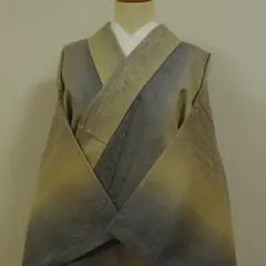 夏着物・単衣　渋めの女郎花色と灰色のぼかしに木目柄　紬のサムネイル