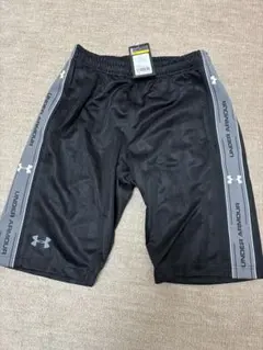 UNDER ARMOUR ブラック ハーフパンツ MD
