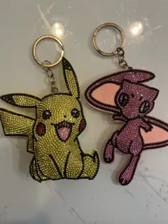 ポケモンセンター ピカチュウ オス メス メタルチャーム キーホルダー