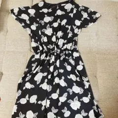 ハニーズ　花柄ワンピース