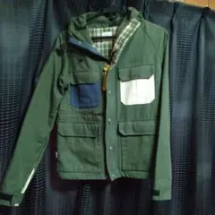 エルネストクリエイティブアクティビティのマウンテンパーカー