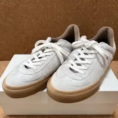 Item thumbnail for item a7b1ea7c-1a9b-4d9f-8377-27cddf702d17