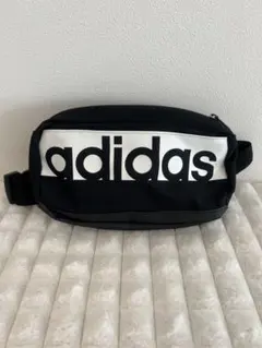 adidas ボディバッグ 黒/白