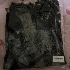 ブラック長袖シャツ