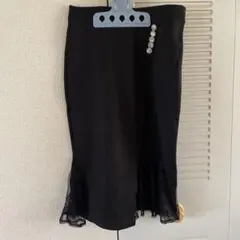 [新品未使用]ブラック タイトスカート レース裾付き
