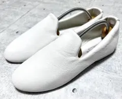 que shoes レザー フラットシューズ ホワイト Lサイズ - メルカリ