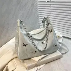 バタフライモチーフ チェーンショルダーバッグ ライトグリーン - メルカリ