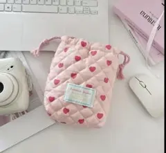 【新品未使用】ハート柄　ピンク　キルティングポーチ　巾着　小物入れ　メイクポーチ