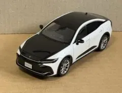 トヨタ クラウンクロスオーバー 黒×ホワイトパール カラーサンプルミニカー色見本のサムネイル