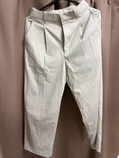 UNIQLO ベージュ スラックス Mサイズ