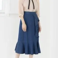 美品 定価2万円 ローズティアラ ラッフルフリル デニムスカート 42のサムネイル