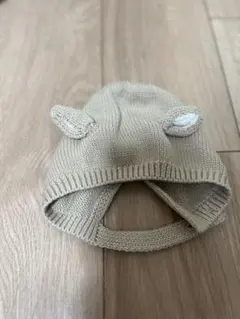 ベージュ耳付きニット帽子　ボンネット
