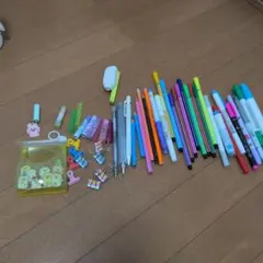 ペン、シャープペンシル、消しゴム、鉛筆、クリップ、キャップ