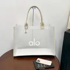 alo ボストンバッグ クリーム色 - メルカリ