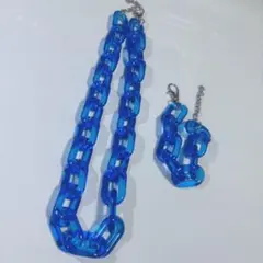 Item thumbnail for item 17813488-774d-45a5-8389-4df6dc79d9c4