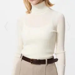 UNIQLO エクストラファインメリノリブタートルネックセーター　オフホワイト