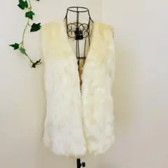Alma Design　Vネックフェイクファーベスト ノースリーブ