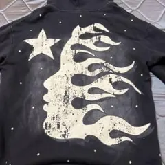 美品 HELSTAR フーディー ブラック 星柄 両面プリント 人気完全正規品