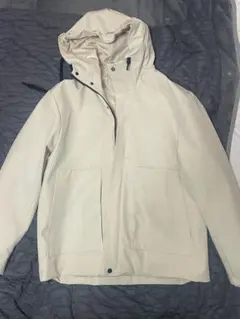 ホワイト ダウンジャケット