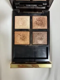 トムフォード　アイシャドウ　サスピション