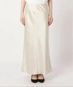 美品 【Spick and Span】サテンフレアスカート