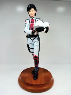 希少 海洋堂 ウルトラマンティガ レナ隊員 海洋堂 ウルトラマンティガ レナ隊員 - メルカリ