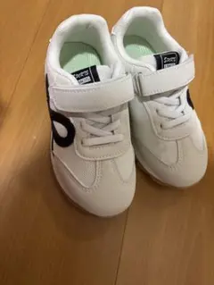 Sports ホワイト スニーカー マジックテープ