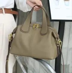 ベージュレザーショルダーバッグ