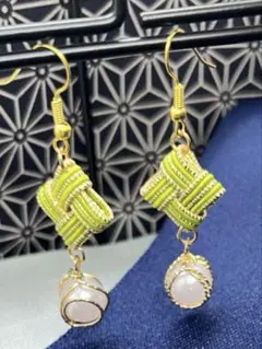 ハンドメイド【水引】 ピアス 緑色×ラメ