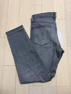 メンズUNIQLO グレー スリムフィットデニム