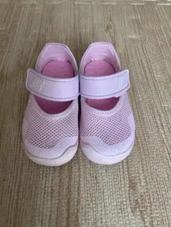 New Balanceピンクメッシュ 子供サンダル　水陸両用14.5センチ