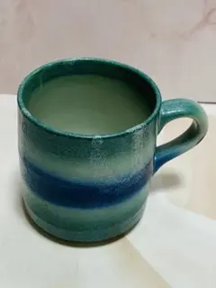 焼き物　青と緑のストライプマグカップ