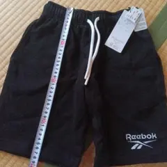 Reebok 黒 ハーフパンツ 140