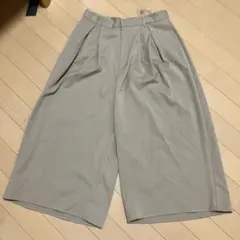 未使用　GU ベージュガウチョパンツ プリーツ入り　L