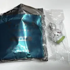 映画ちいかわ　入場者特典第1弾　めじるしアクセサリー　ちいかわ