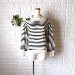 a1635アースミュージックアンドエコロジーフリルネックボーダーニットM白黒