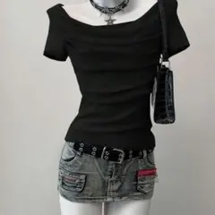 2*様 オフショルダー黒Tシャツ 半袖